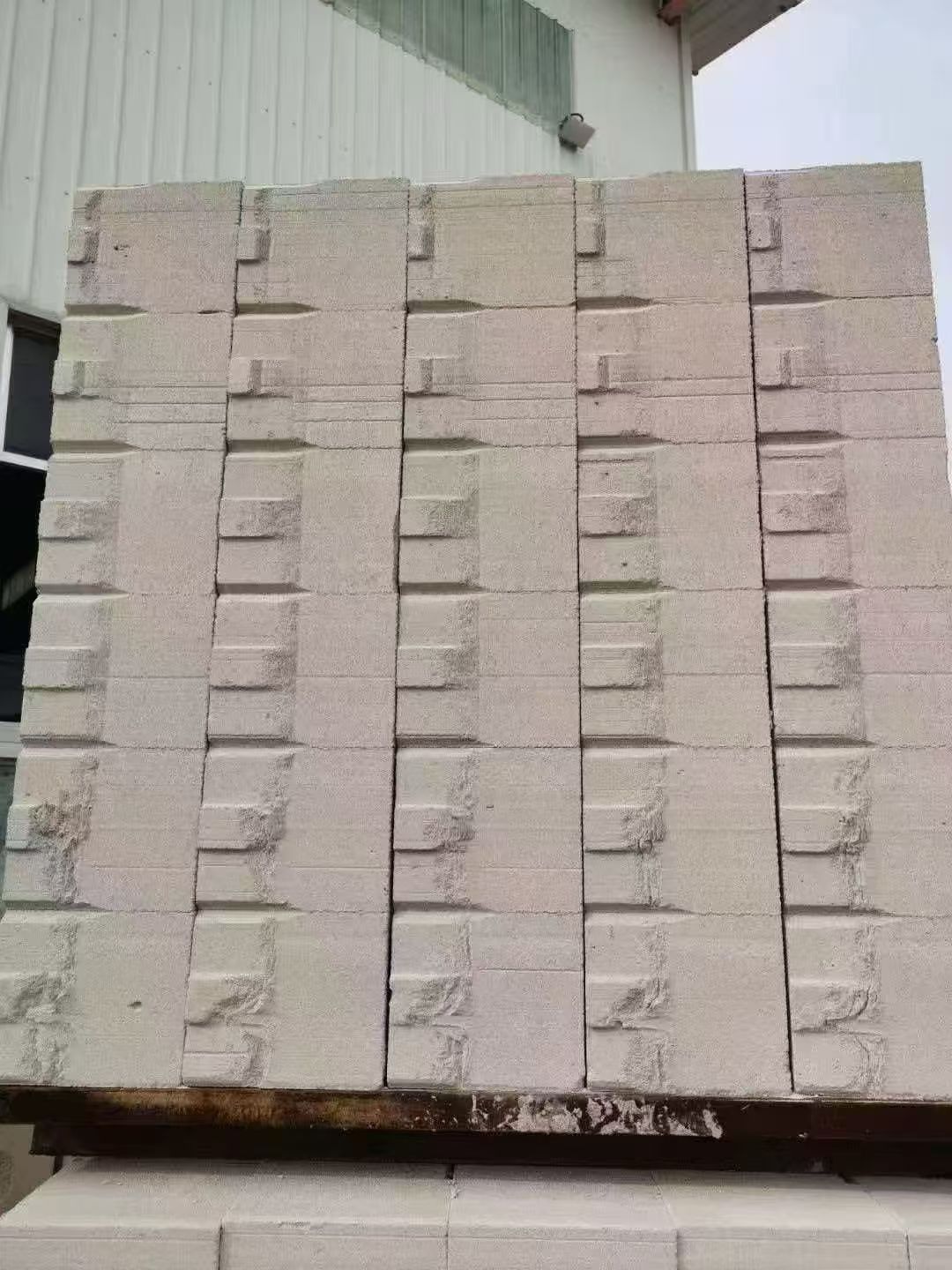 砌块板头废料处理1