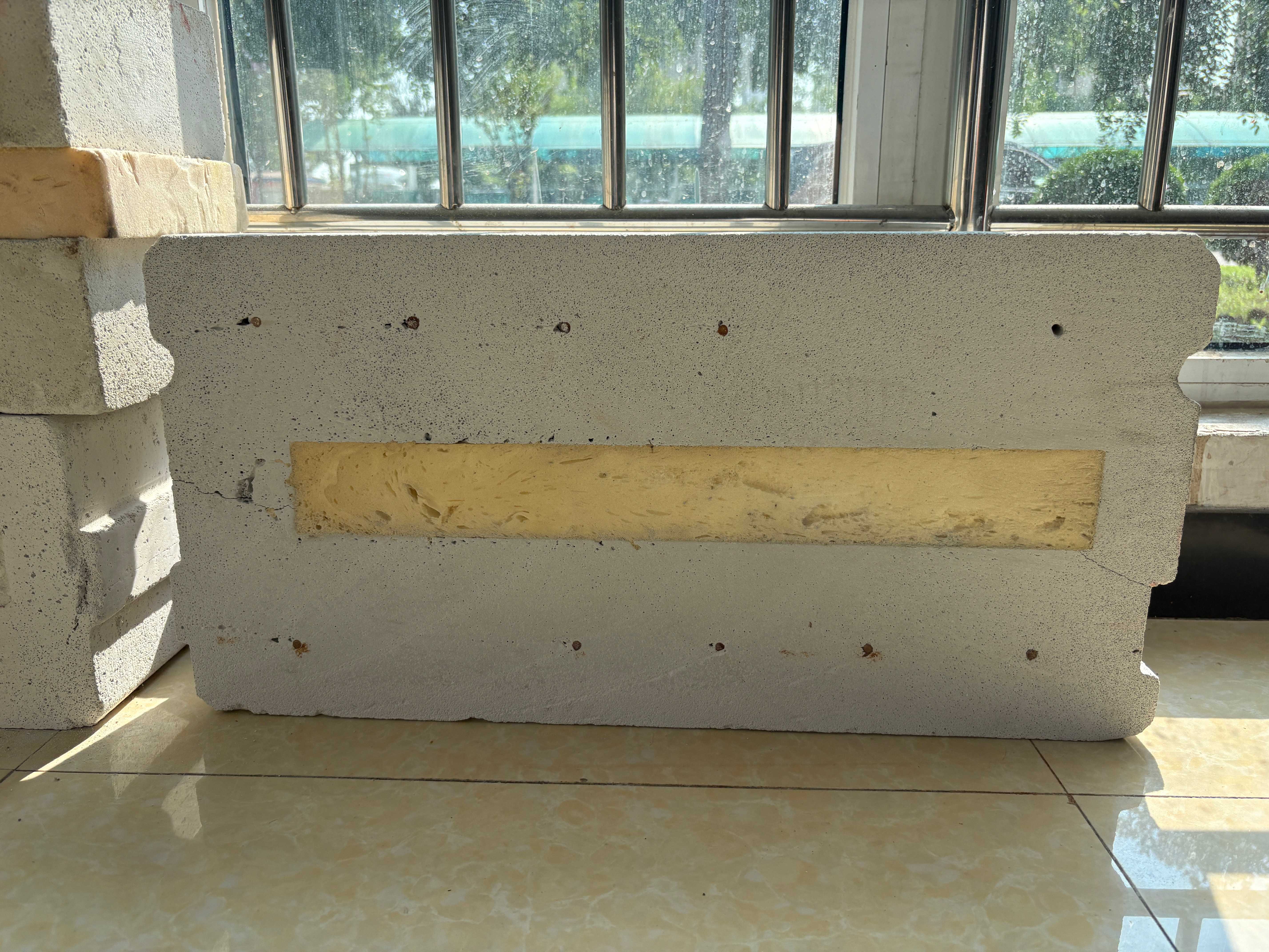 自保温复合墙板1